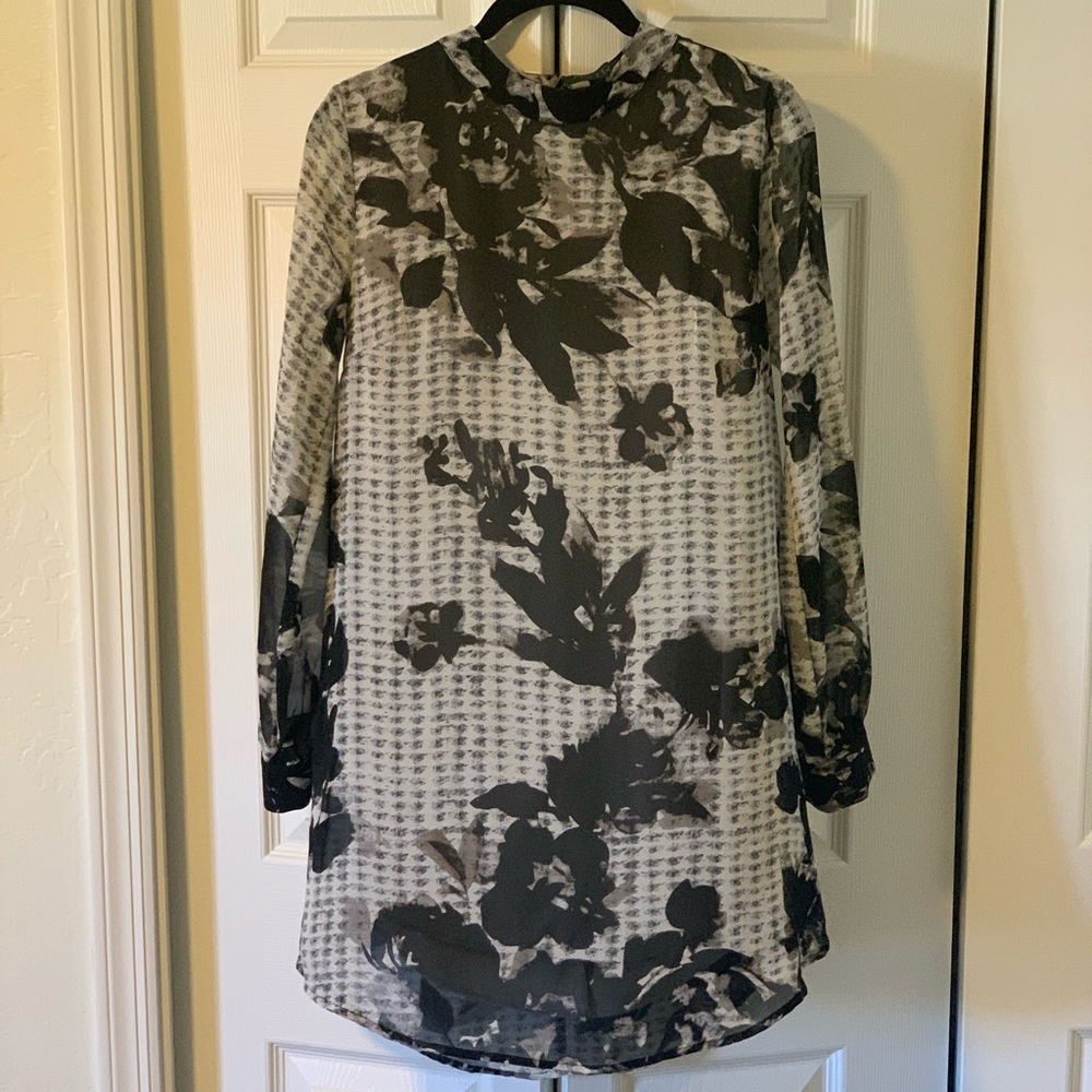 ASTR patterned long sleeve dress